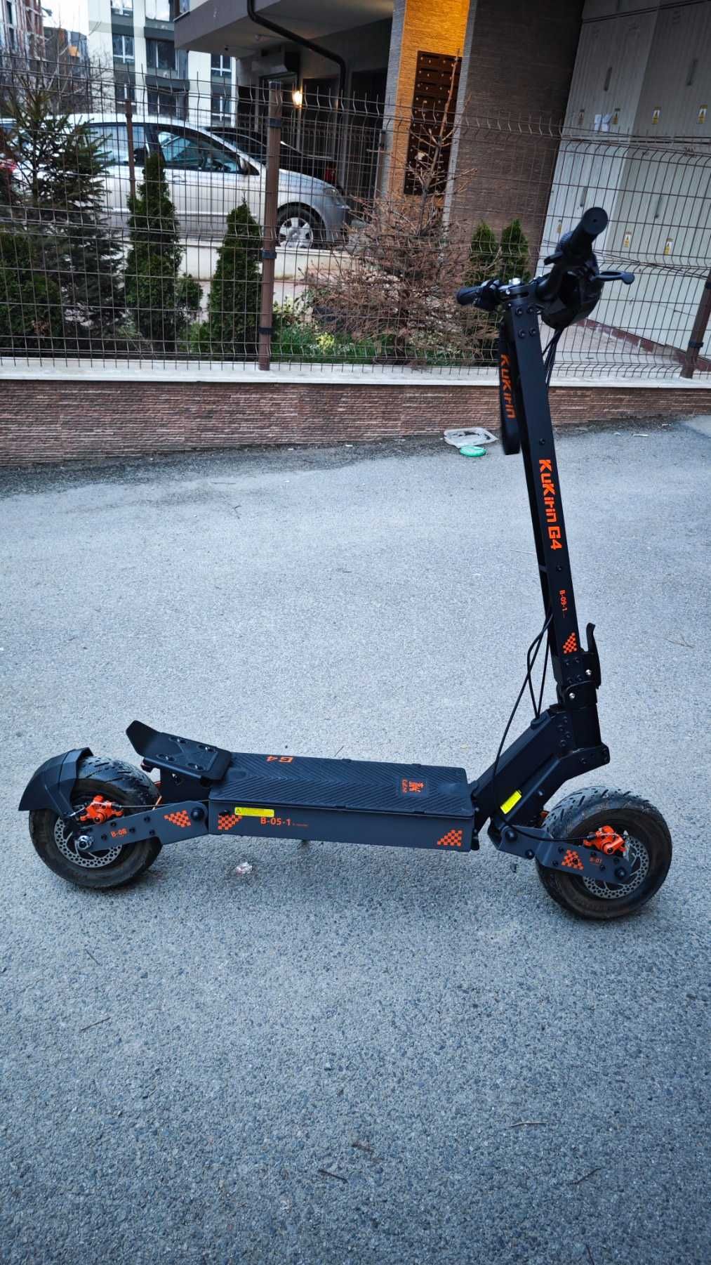 Kugoo KuKirin G4 електрическа тротинетка