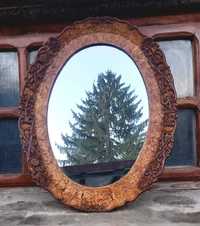 Oglinda vintage ovală in rama turnata