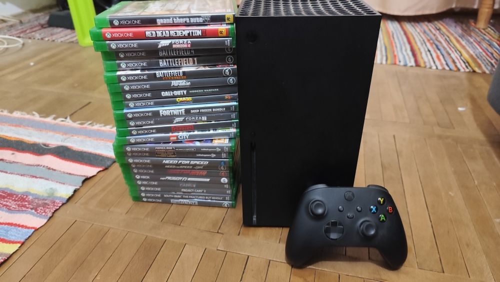 Vând Xbox Series X 1TB (Cu 23 de jocuri)