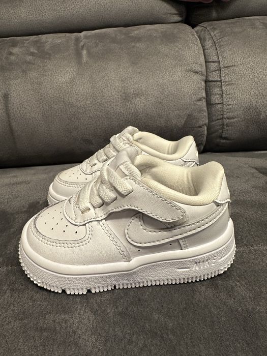 Спортни обувки Nike air force, размер 21