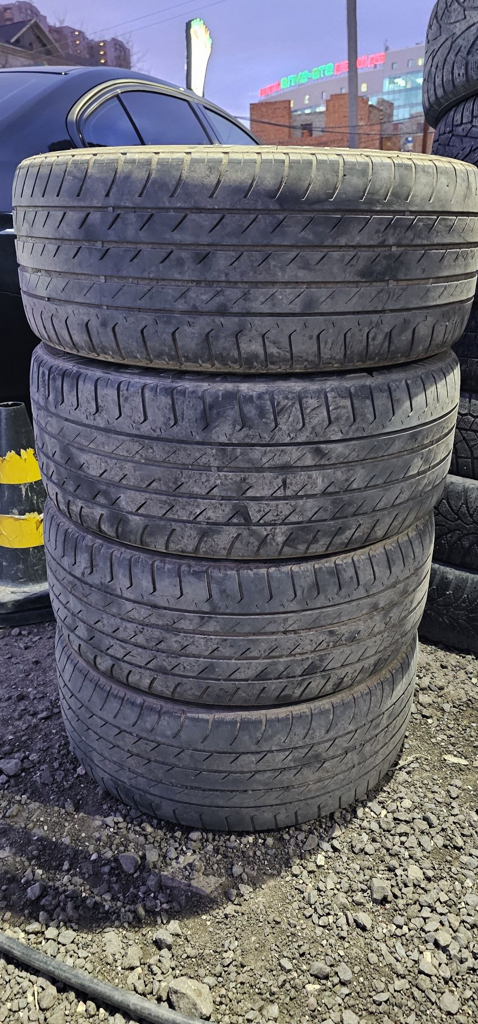 Продам шины 225/45r18