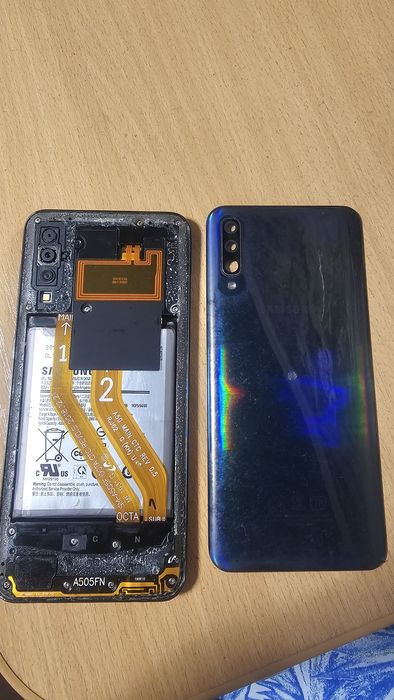 Продам  самсунг а50