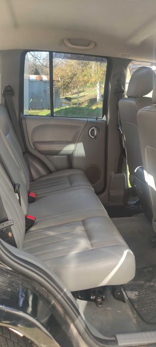 Продавам личният си автомобил