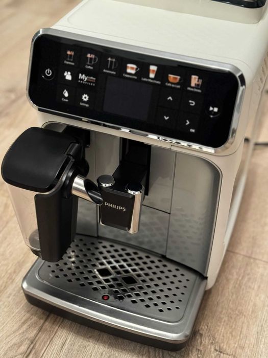 Espressor Automat Philips seria 5400 LatteGo – Culoare Albă