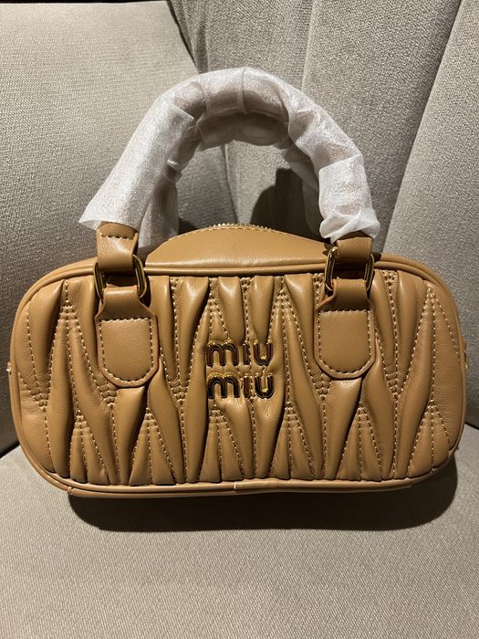 Чанта по модел на Miu Miu-Arcadie