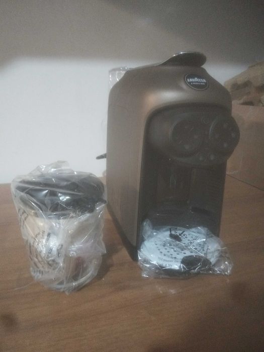 Нова Lavazza a Modo Mio Desea Кафемашина с Капсули