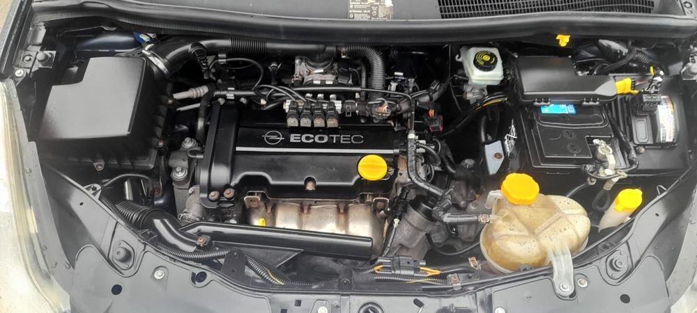 Opel corsa D 1.2 benzină +GPL Fab 2010 unic proprietar