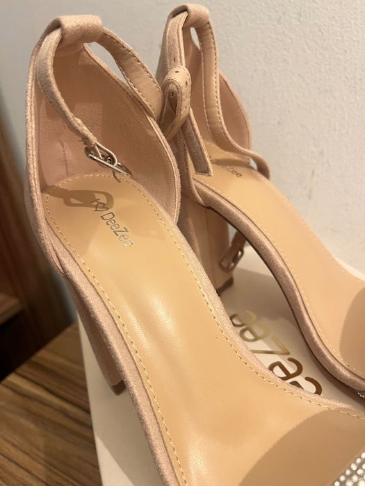 Дамски обувки на ток DeeZee