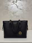 Geanta tote bag Michael Kors, de piele cu accesoriu logo Voyager