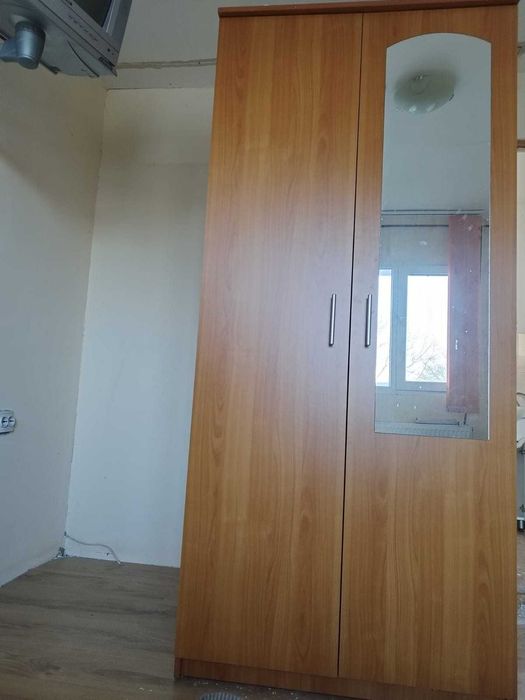 Vând mobila dormitor(pat dublu, noptiere, dulap)