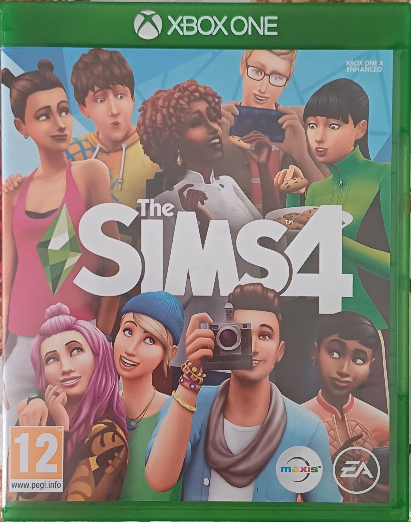 Vând The Sims 4 Xbox one