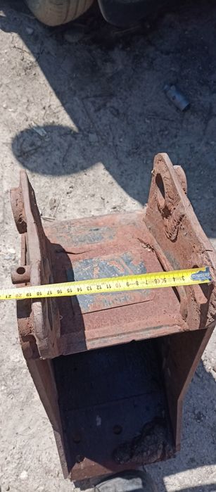 Cupa buldoexcavator JCB