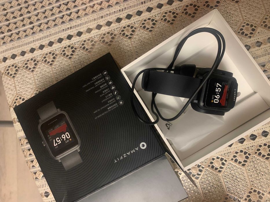 Продаются смарт часы , новые