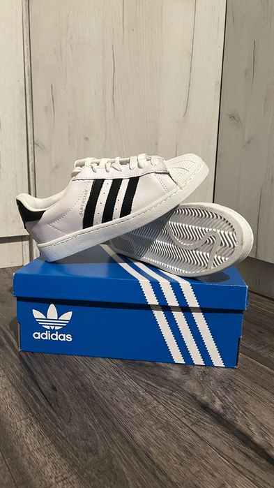 Обувки Adidas superstar