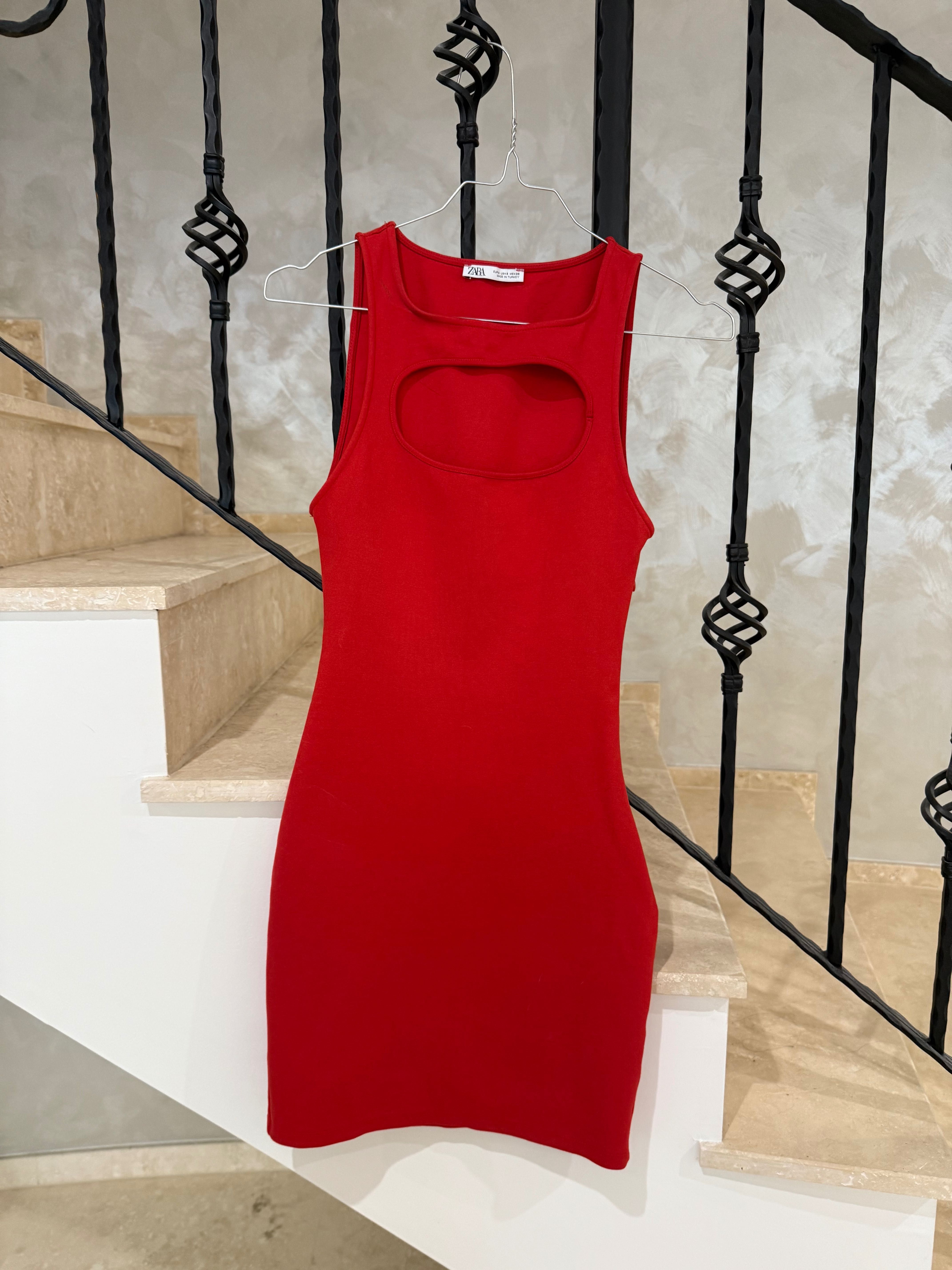 Продавам роклички на Zara и Reserved