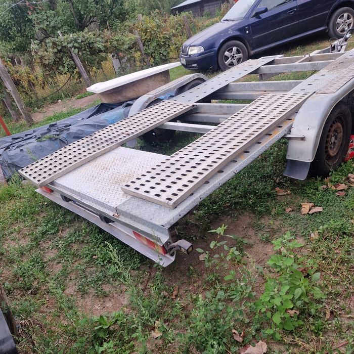 Platforma auto de vanzare