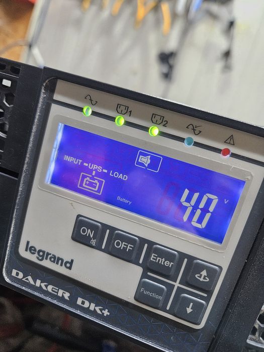 Ups 1000va 900w legrand daker dk+