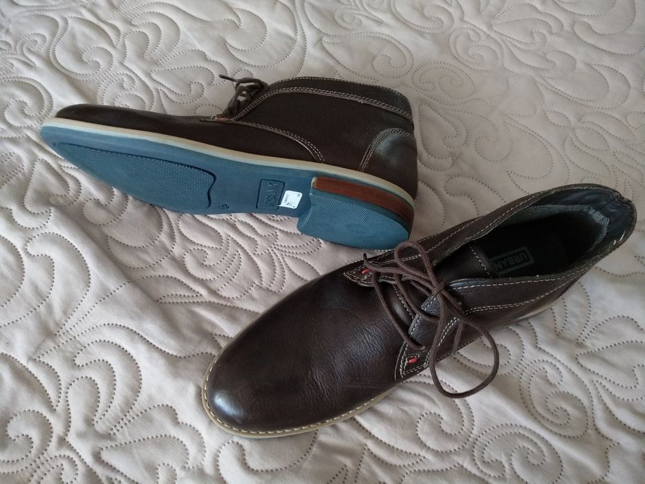 Pantofi din piele noi