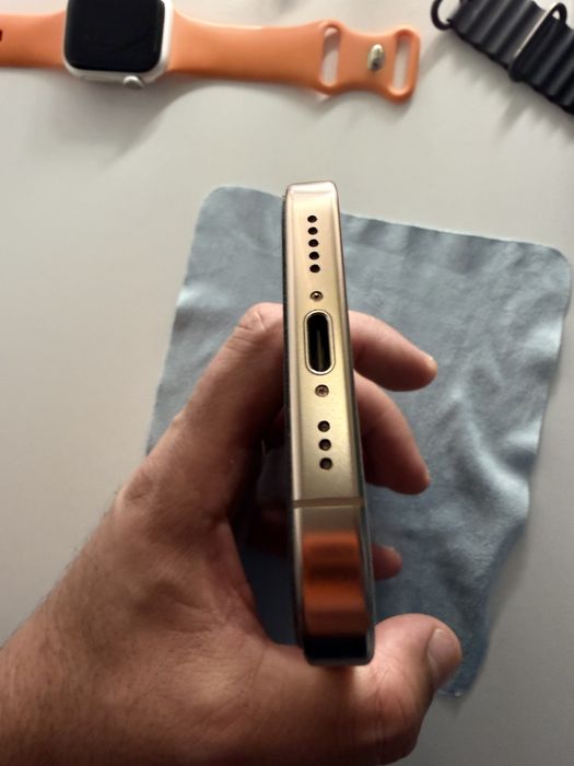 iPhone 16 Pro Desert Titanium 256 GB Garantie 1 an Altex