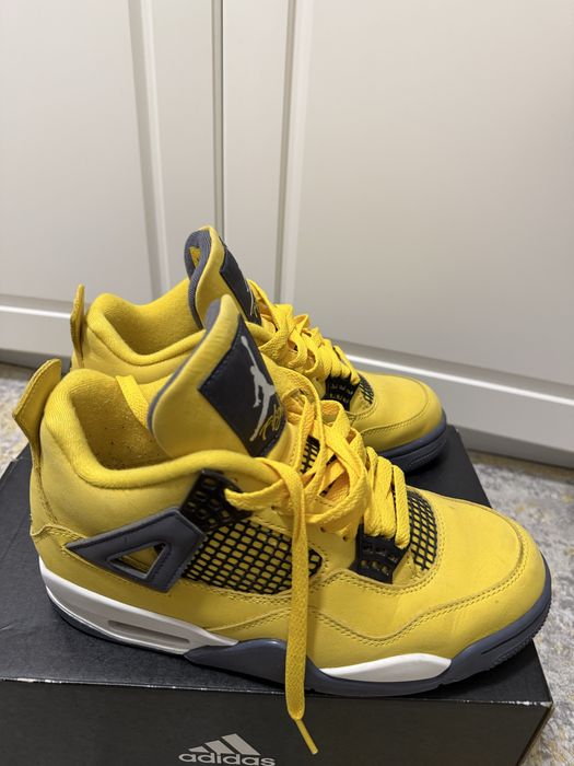 Jordan 4 Retro Lightning