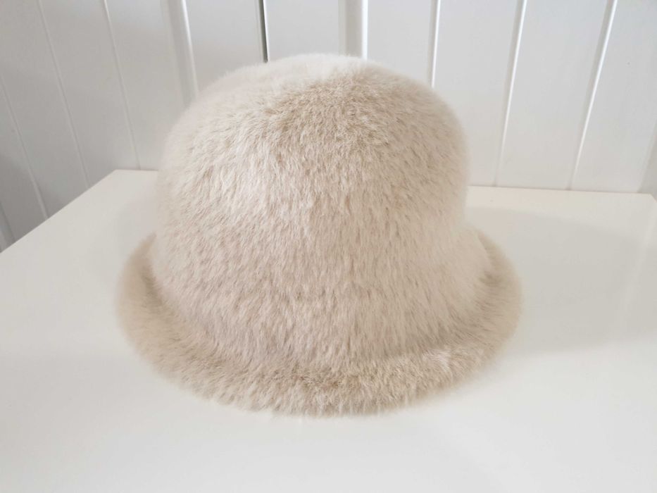 Пухкава шапка Parfois