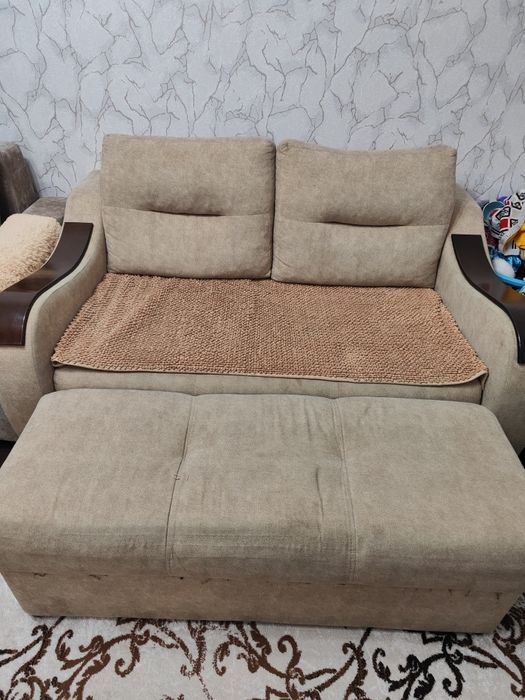 Продам детский диван с пуфиком раздвижной