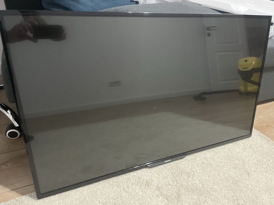 Televizor Philips 105 cm diagonala
