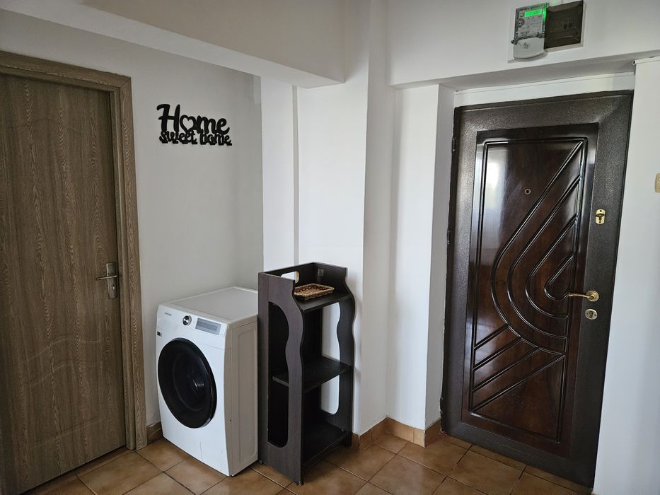 Inchiriez apartament
