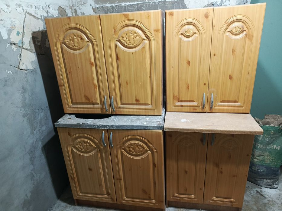 Продам кухонный гарнитур в хорошем состоянии