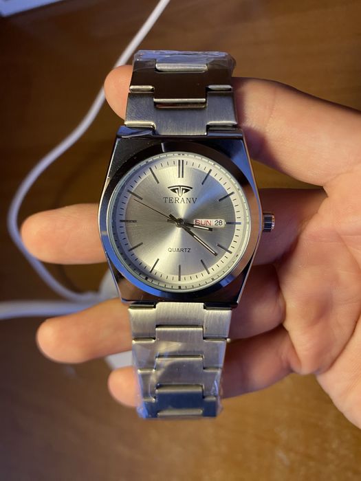 Очень хороший часы