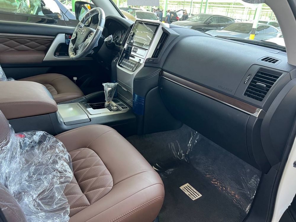 Toyota Land Cruiser 200 4.0L