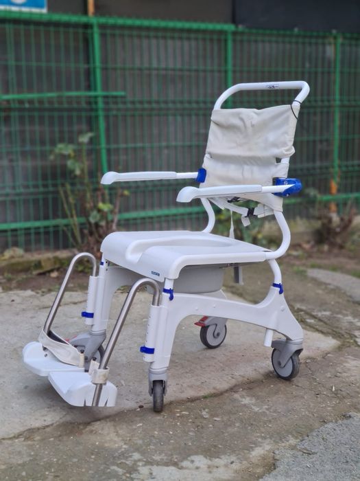 Carut  cu rotile wc si duș handicap/dizabilități