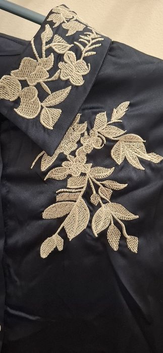 Дамска риза с бродерия