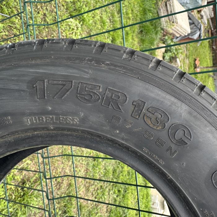 Бусови гуми за бусове и ремаркета