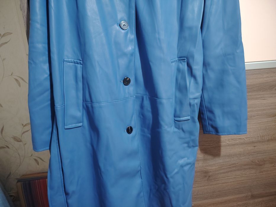 Дамско кожено манто Bershka