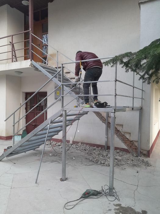 Scara metalica zincata exterioara pt  casa , beci și incendiu ISU