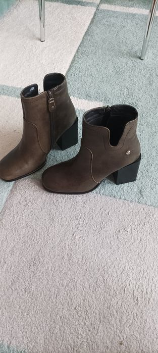 Дамски боти от естествена кожа