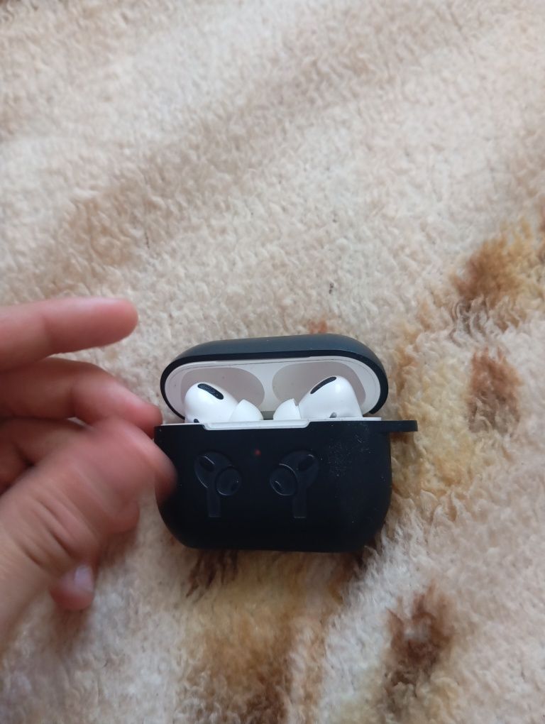 Air pods в хорошем качестве.