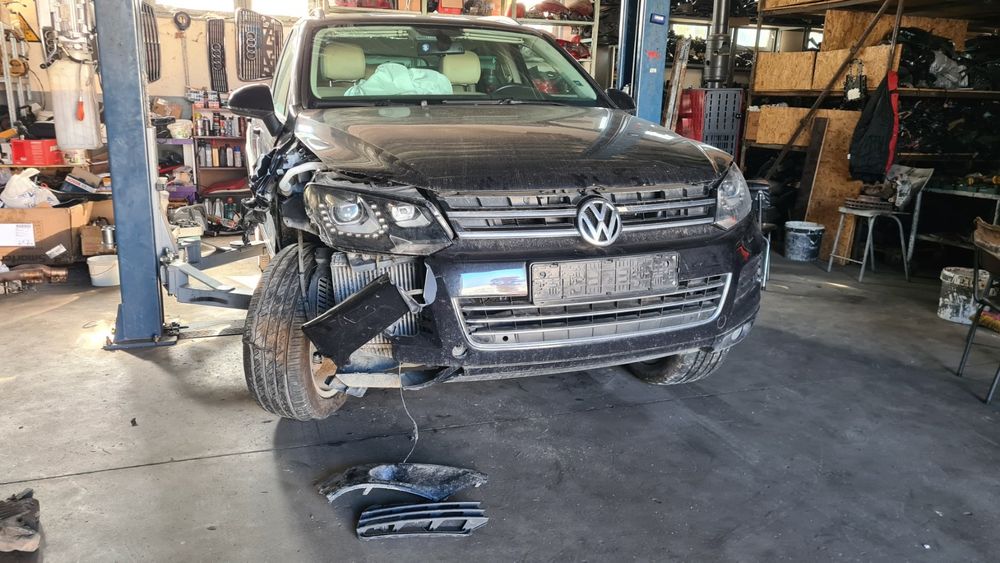 На части Туарег Touareg 239кс 240кс 2011г VW 3.0tdi ел багажник ГНП