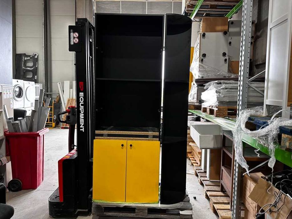 Комплект от 3 шкафа (2 прави + 1 ъглов) – 240 лв. общо