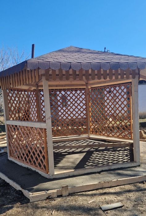 Foișoare terase magazii casute etc