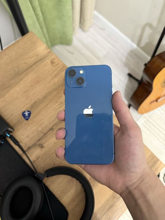 IPhone 13, 128gb со шнуром вместе