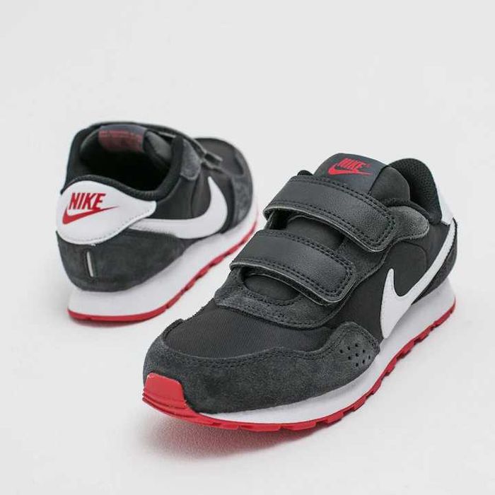 Маратонки Nike MD VALIANT