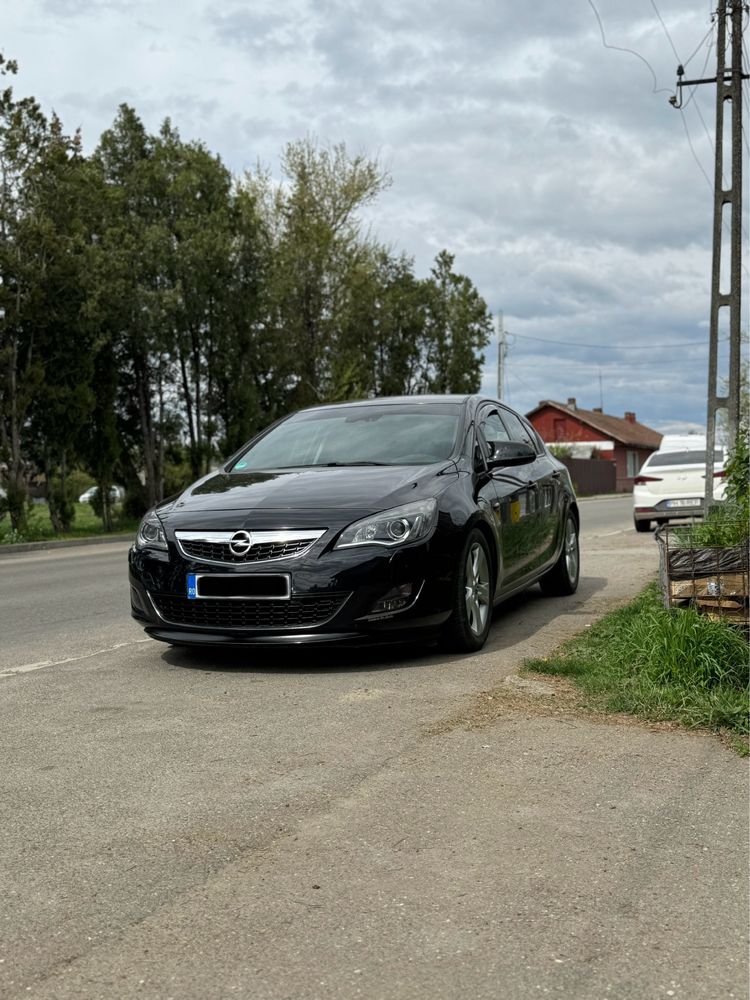 Opel Astra J 1.6 Turbo 180 cp