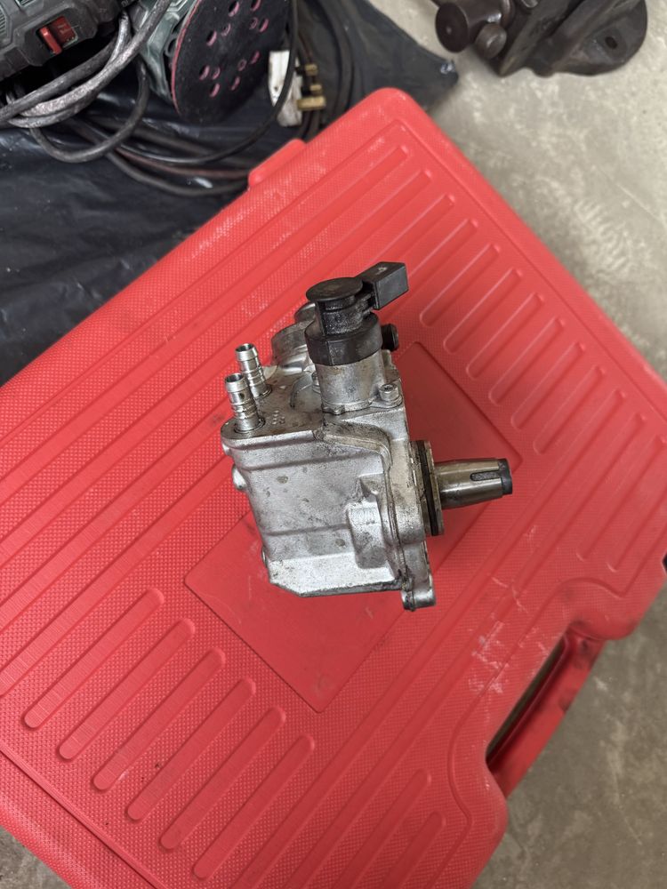 Pompa injectie bmw 5series 2.0D N47