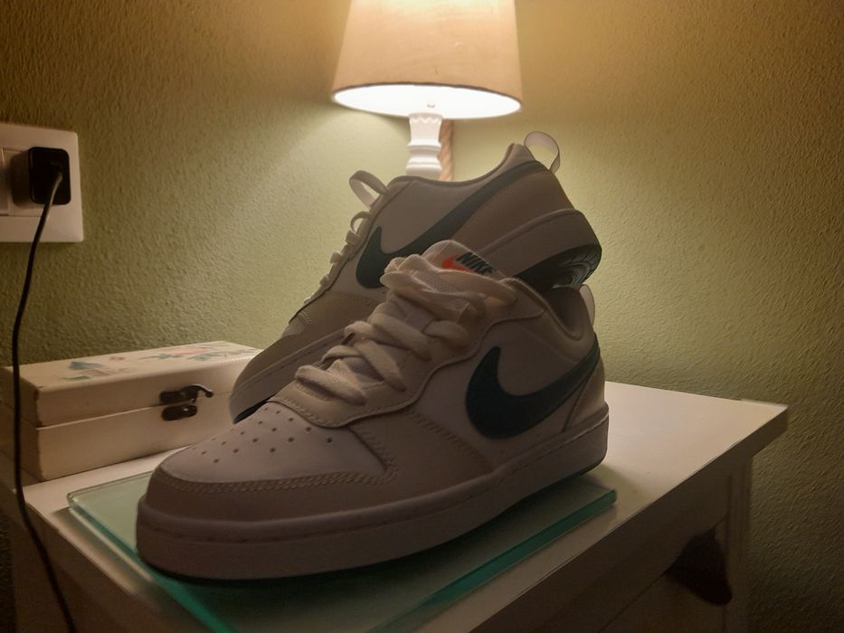 Nike sportswear Court Borough