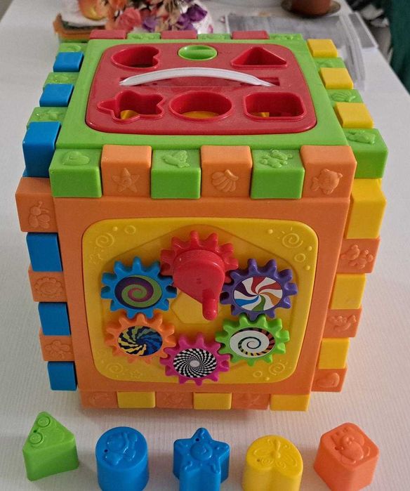 NOU-Cub 6 in 1, forme, ceas,maner,inchizatoare,rotire roti,soare,stele