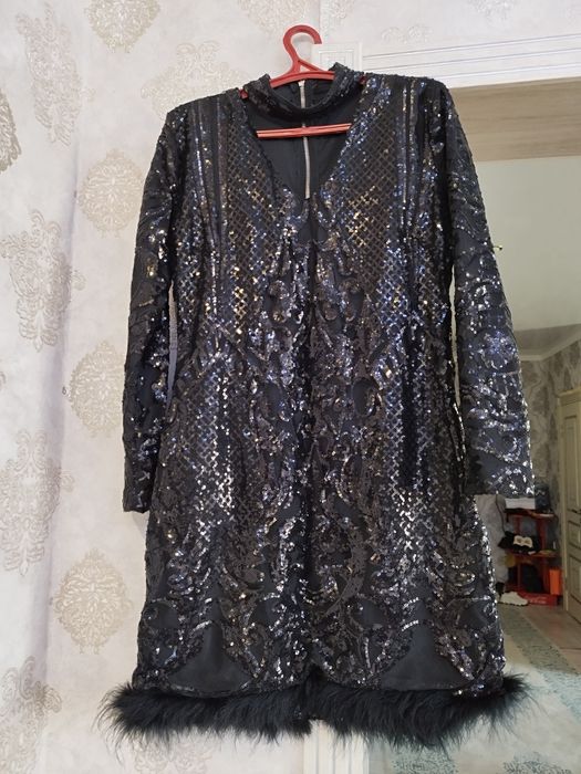 Продам платье 8000
