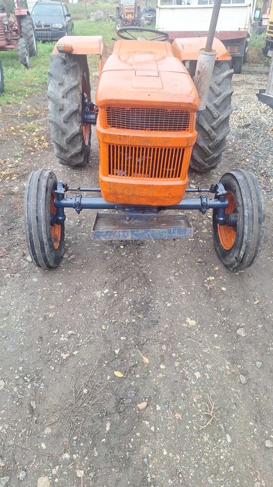 Vand tractoare fiat diferite modele