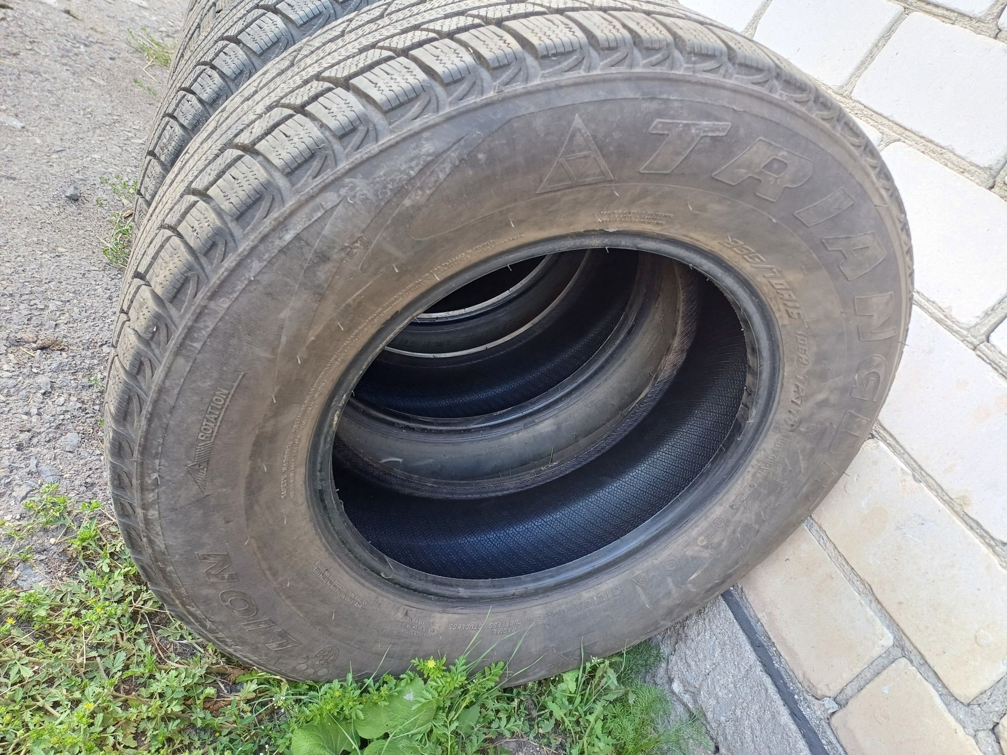 Продам земную резину  235/70/16